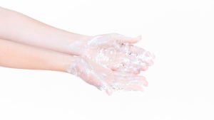 higiene de manos lavado de manos con agua y jabon espuma
